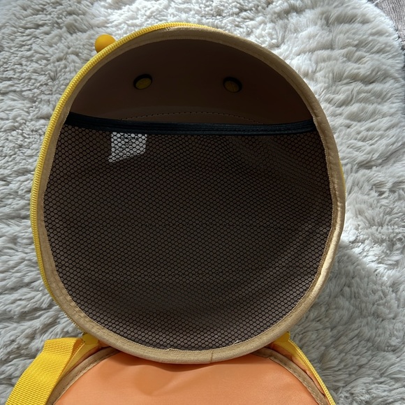 Kids Bee Shape Backpack - Picture 6 of 12